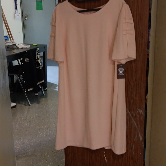 Dress - Picture 2 of 2